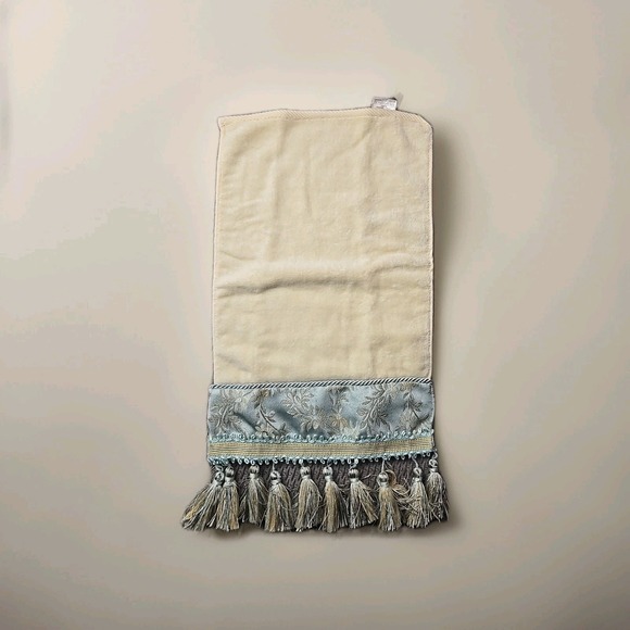 Croscill Other - NWT Croscill "Trail" Blue Fingertip Towel - Gold Tassels & Damask Trim - Vintage